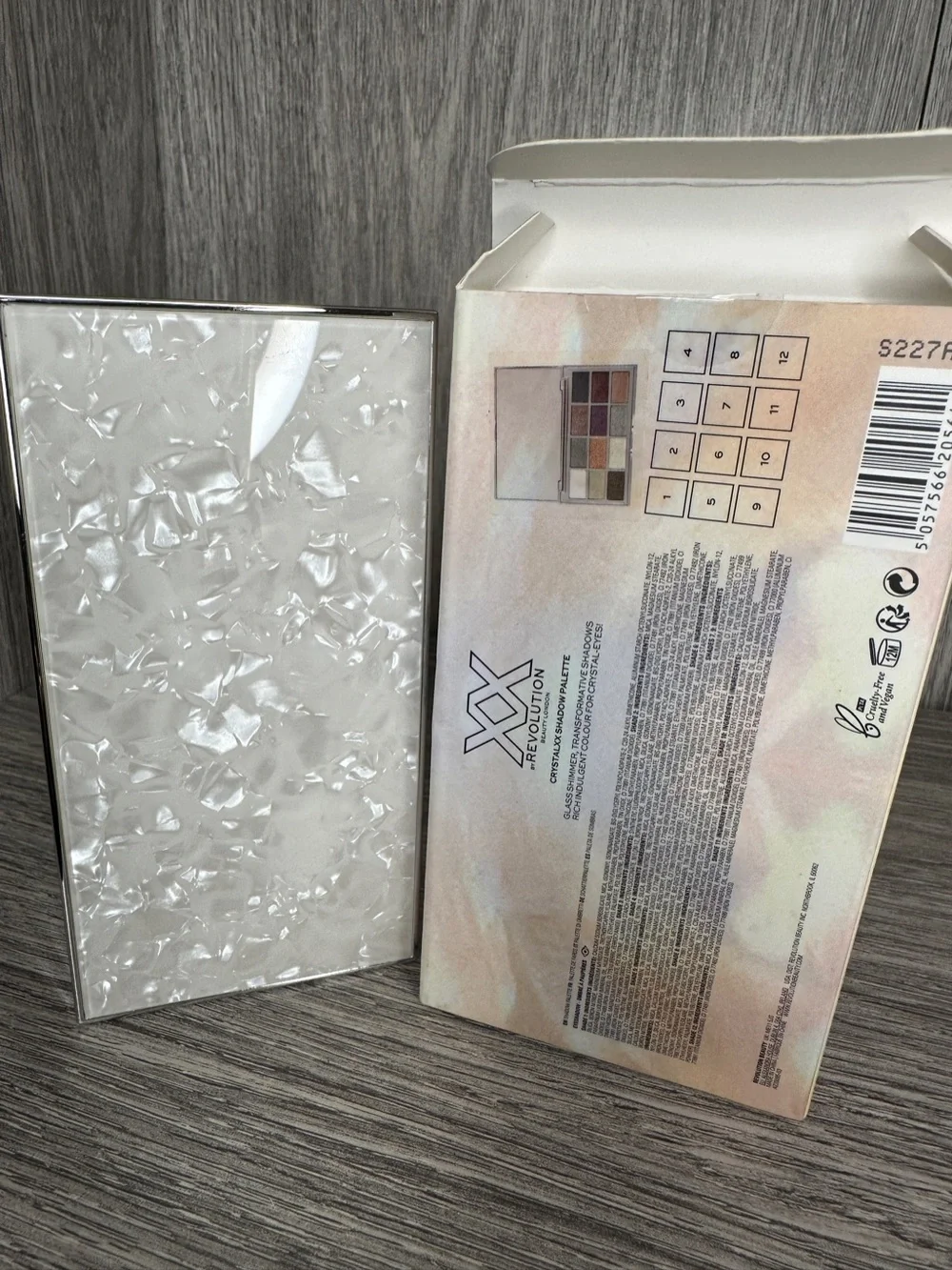 Revolution Crystal XX Shadow Palette